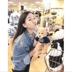 Meet your Posher, Yujie